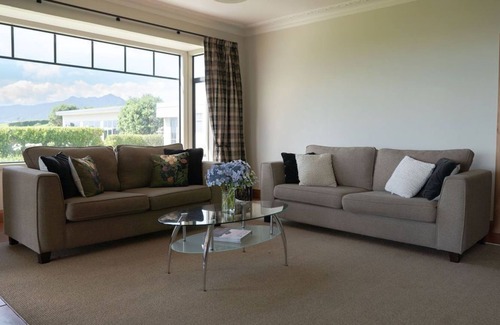 Pitone Casa | THE BUNGALOW - SLEEPS 19