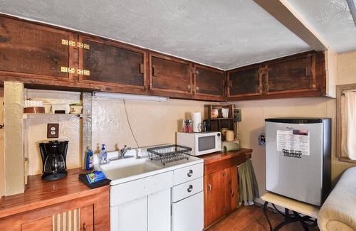 Parks Cabina | The Bunk House | Historic Cabin | Firepit | Pet-Friendly | Near Grand Canyon
