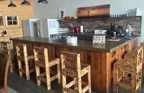Hebron Cabina | The Bunkhouse – A Unique Stay in Historic Hebron, Nebraska