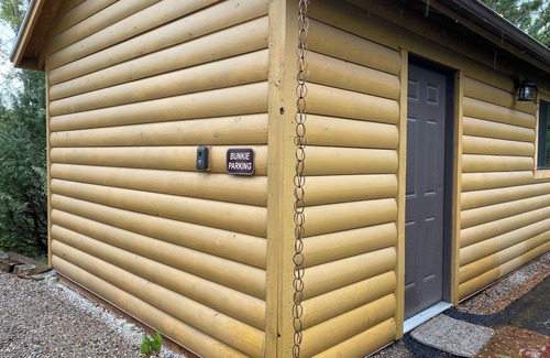 Idaho Falls Cabina | “The Bunkie” sleeps 6 in Ririe, has AC