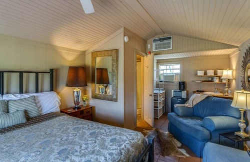 Bonham Casa | The Burke Trammel Cottage at Four Winds