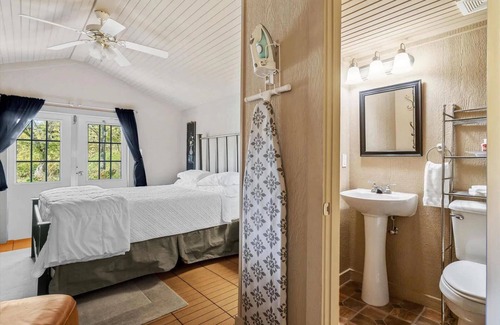 Bonham Casa | The Burke Trammel Cottage at Four Winds