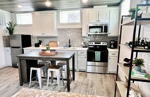 Bryan Casa | The Burrage Grocery Guest House