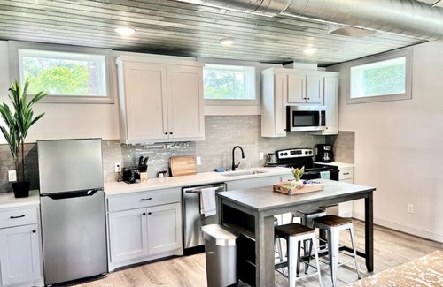 Bryan Casa | The Burrage Grocery Guest House