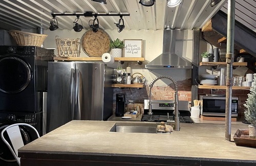 Claude Apartamento | THE BURROW Dugout