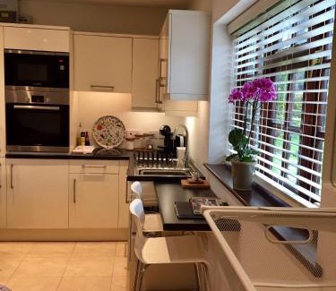 Quedgeley Casa | The Burrow