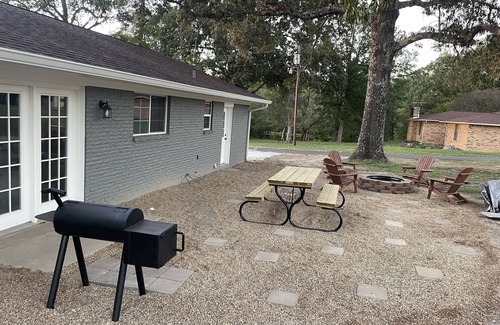 Nacogdoches Casa | The Burrows House located in The Pinewoods of Nacogdoches