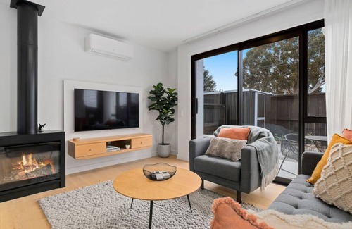 Albert Town Cabaña | THE BURROWS HUTCH – WANAKA HOLIDAY HOME, family friendly in Wanaka