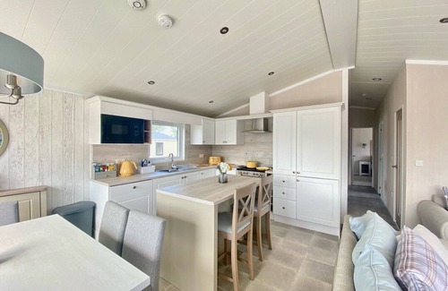 Skegness Apartamento | Buttercup-De Lujo-Lodge-Vista al campo-Baño con ducha