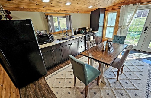 Confluence Casa | Byre Bungalow - Country Getaway, todavía cerca Yough, Fallingwater y estaciones de esquí