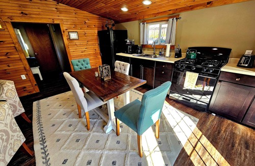 Confluence Casa | Byre Bungalow - Country Getaway, todavía cerca Yough, Fallingwater y estaciones de esquí