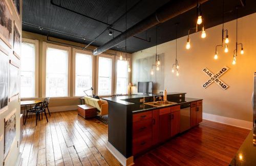 Commercial Street Historic District Apartamento | The C-Street Archive
