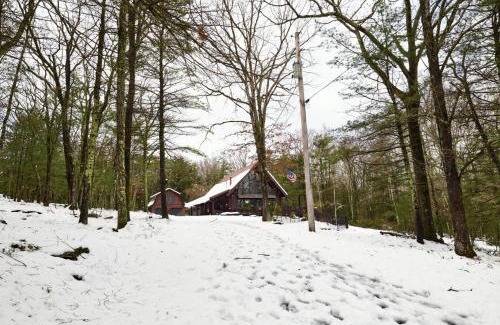 Rowland Casa | The Cabin at Deep Hollow