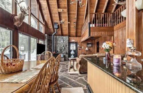Rowland Casa | The Cabin at Deep Hollow