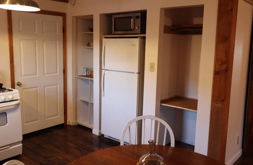 Newcomb Apartamento | The Cabin at GoodSoil Farm
