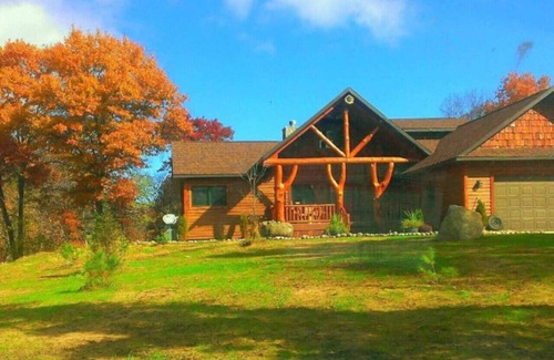 Necedah Cabina | The Cabin at The Land of the Yellow River Rentals