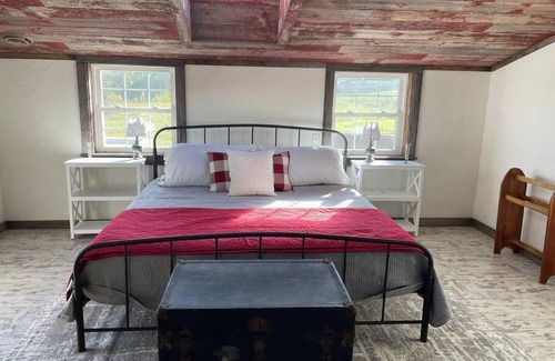 Kewaunee Casa | The Cabin on the Glen Innish Farm