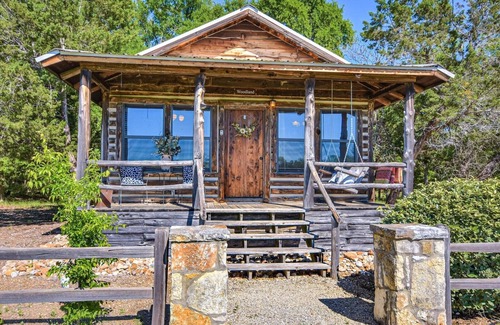 Georgetown Cabina | The Cabins at Angel Springs - Woodland