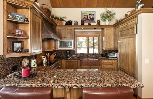 Jackson Hole Casa | The Cabins at Jackson Hole Golf and Tennis DOG FRIENDLY w fee...