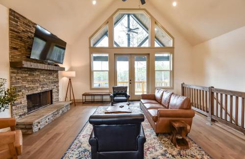 Ellijay Casa | The Cabins at Mountain Peak Retreat with Game Rooms