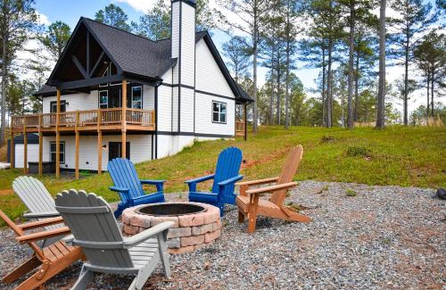 Ellijay Casa | The Cabins at Mountain Peak Retreat with Game Rooms