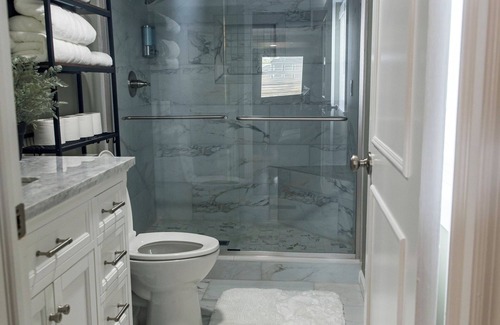 Blakely Cabina | The Cabins on Rockmine 3bedroom Modern Chic Cabin in peaceful Blakely GA WiFi AC