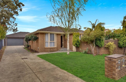 Glen Waverley Casa | The Calm Oasis in center of Glen Waverley with everything you need.
