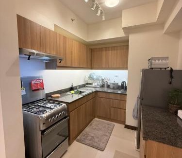 Malate Apartamento | The Camden Place 2BR Haven Cozy Condo Apartment Unit