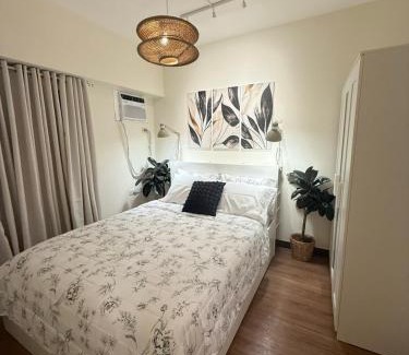 Malate Apartamento | The Camden Place 2BR Haven Cozy Condo Apartment Unit