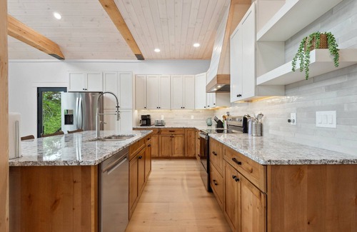 Rangeley Casa | The Camp on Cottage | Pet Friendly | Air Conditioning