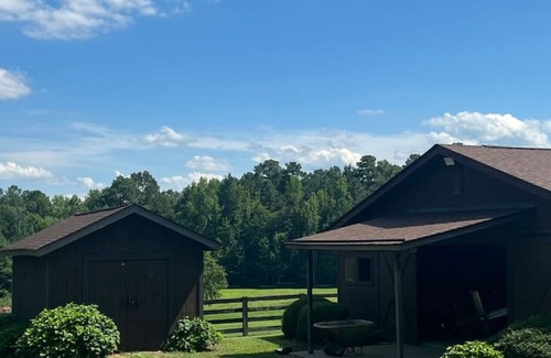 Berkeley Apartamento | The Camper at The Pines Horse Farm