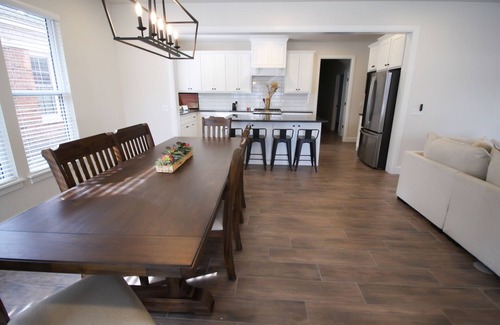 Norman Casa | The Campus Cottage on Elm is the ideal University of Oklahoma gameday residence