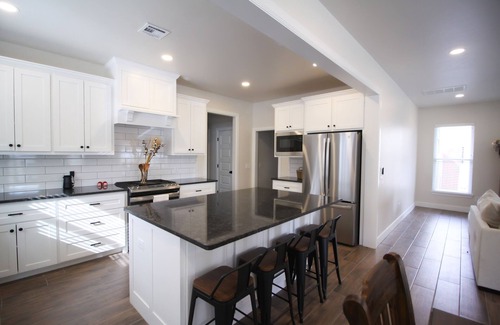 Norman Casa | The Campus Cottage on Elm is the ideal University of Oklahoma gameday residence