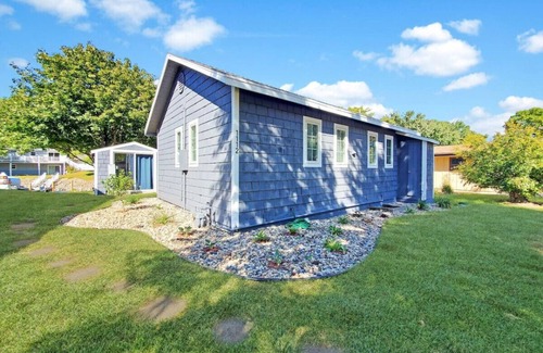 Wahpeton Casa | The Canal Cottage off West Lake Okoboji