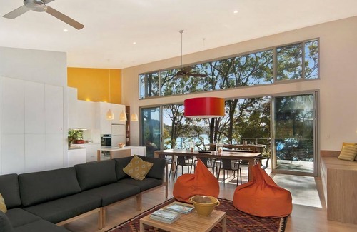 Pretty Beach Casa | The Canopy at Pretty Beach - The Canopy offers stunning water views is modern and wheelchair accessible.