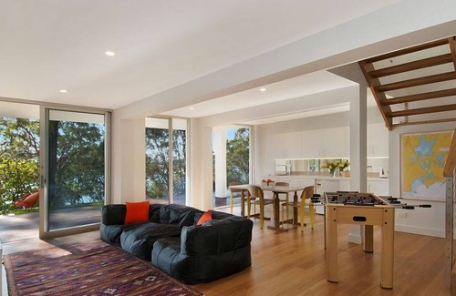 Pretty Beach Casa | The Canopy at Pretty Beach - The Canopy offers stunning water views is modern and wheelchair accessible.