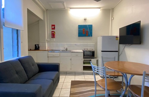 Arcadia Apartamento | The Captain's Manor on Cook 8 - Compact, affordable and just minutes to Alma Bay