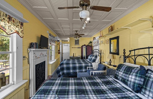 New Bern Cama Y Desayuno | The Captain's Stay