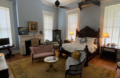 Wayside Cama Y Desayuno | Captain's Suite-Queen-Suite-Baño en la habitacion