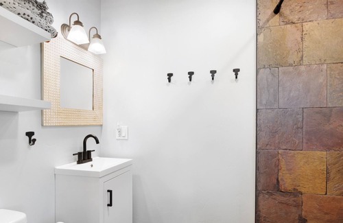 Carbondale Apartamento | The Carbondale Perch | Views + Rooftop Deck!