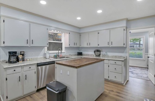 Lake Murray of Richland Casa | The Cardinal's Nest | Sleeps 9 | Close In