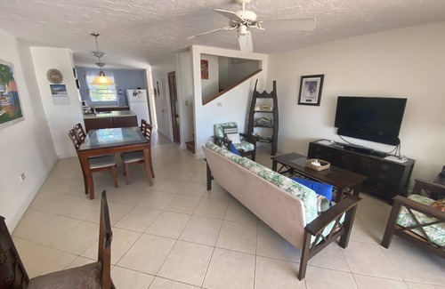 Jolly Harbour Villa | Premier Caribbean Vacation Villa en el agua