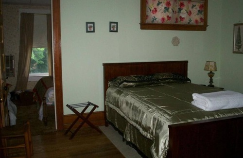 Towanda Cama Y Desayuno | The Carl at Victorian Charm Inn