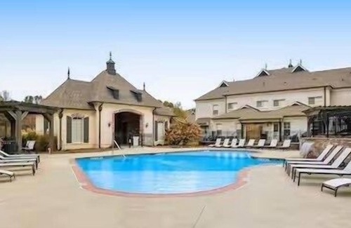 Oxford Casa | The Carl, 2BR Classic Charm by Velvet Ditch Villas