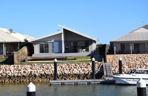 Brockman Casa | The Carnarvon Luxury Canal Home