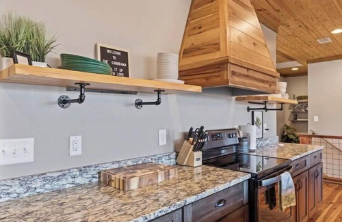 Dadeville Casa | The CaroBama Whiskey Tango Hotel