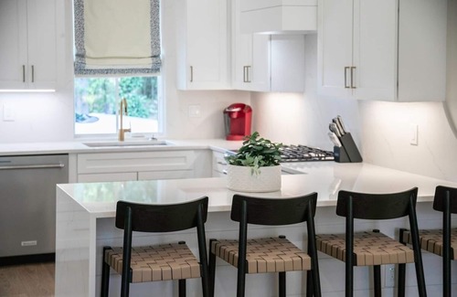 Oxford Casa | The Carolina, 2BR Luxe Stay by Velvet Ditch Villas