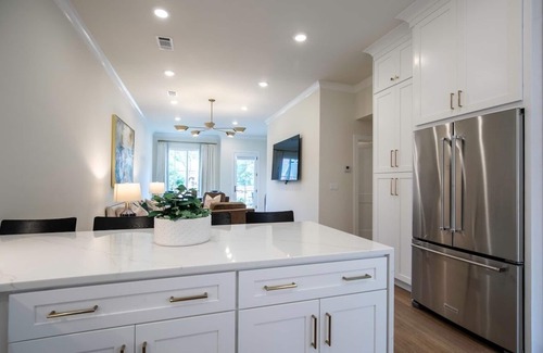 Oxford Casa | The Carolina, 2BR Luxe Stay by Velvet Ditch Villas