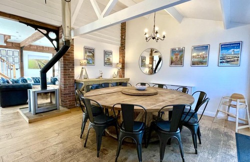 Brightlingsea Casa | The Cart Lodge at Lee Wick Farm Cottages & Glamping