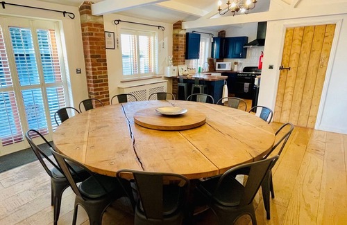 Brightlingsea Cabaña | The Cart Lodge at Lee Wick Farm Cottages